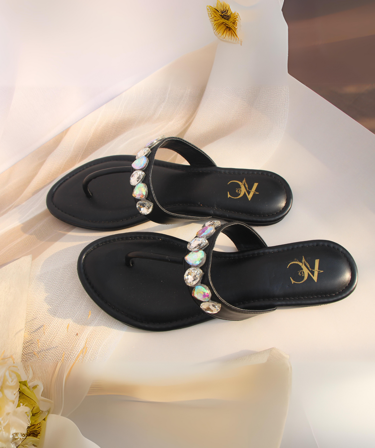 Glam on the Go T slides Black