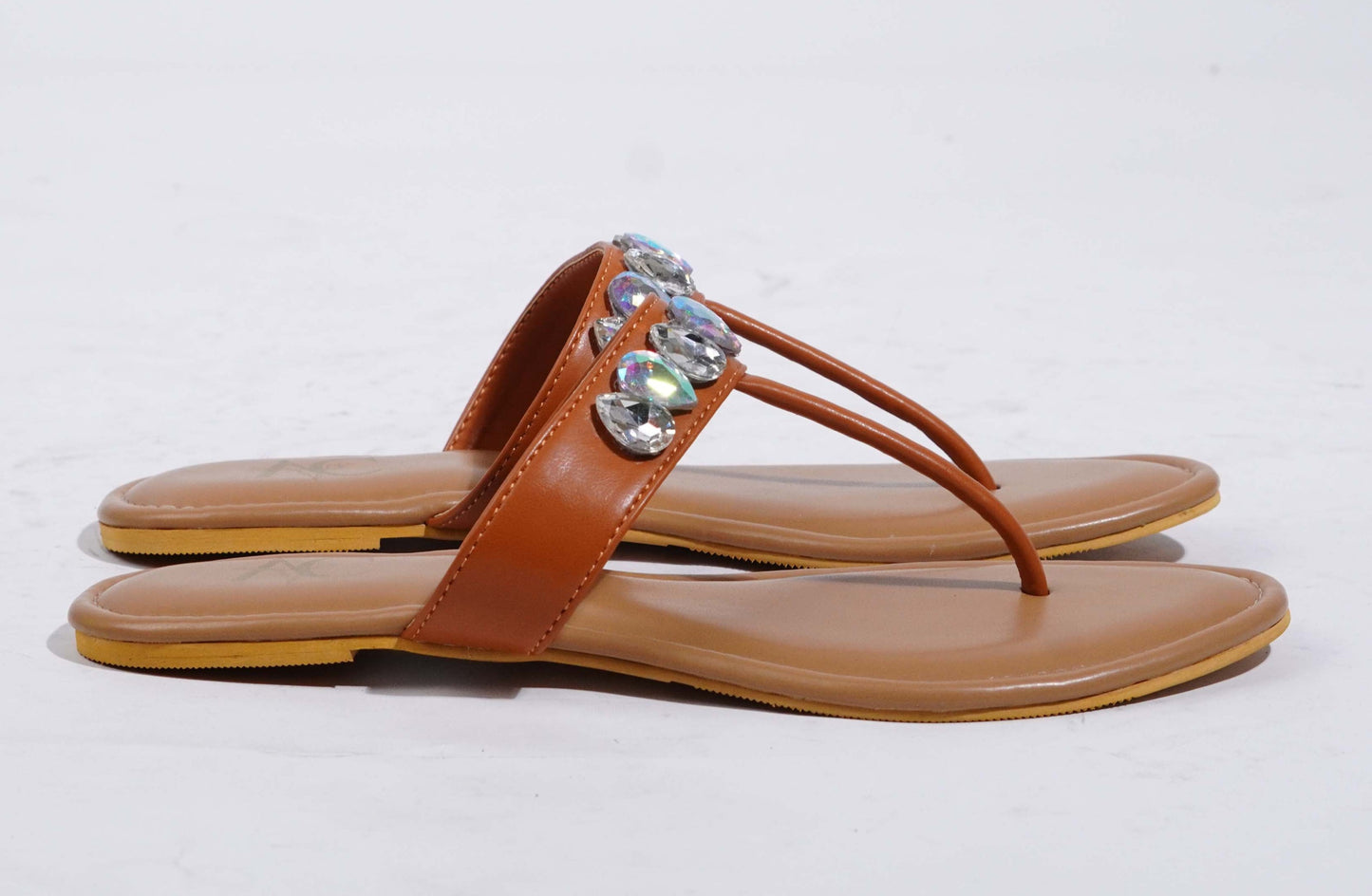 Glam on the Go T slides Tan