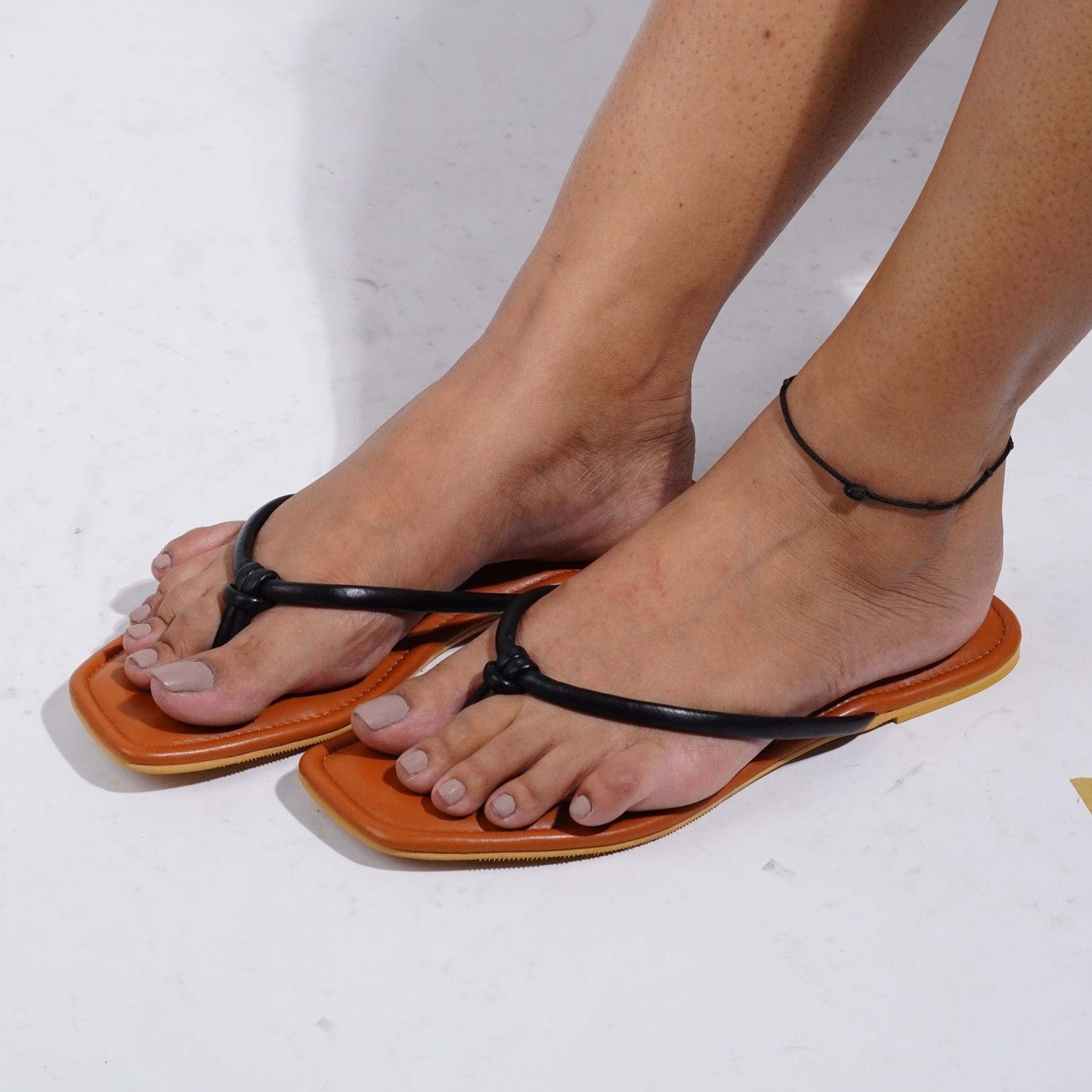 Easygoing Slides Black and Tan