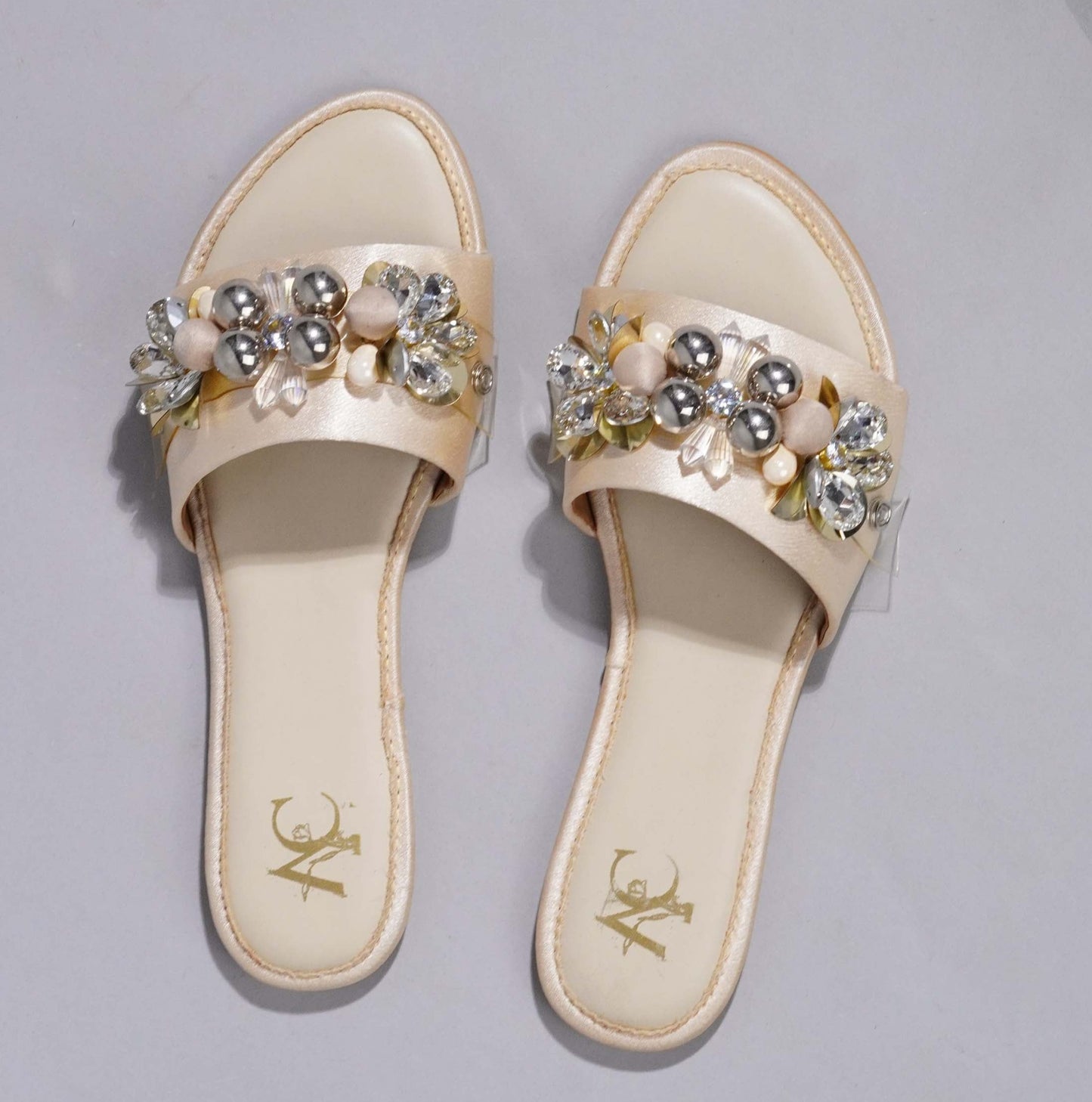 Two Looks One Slide