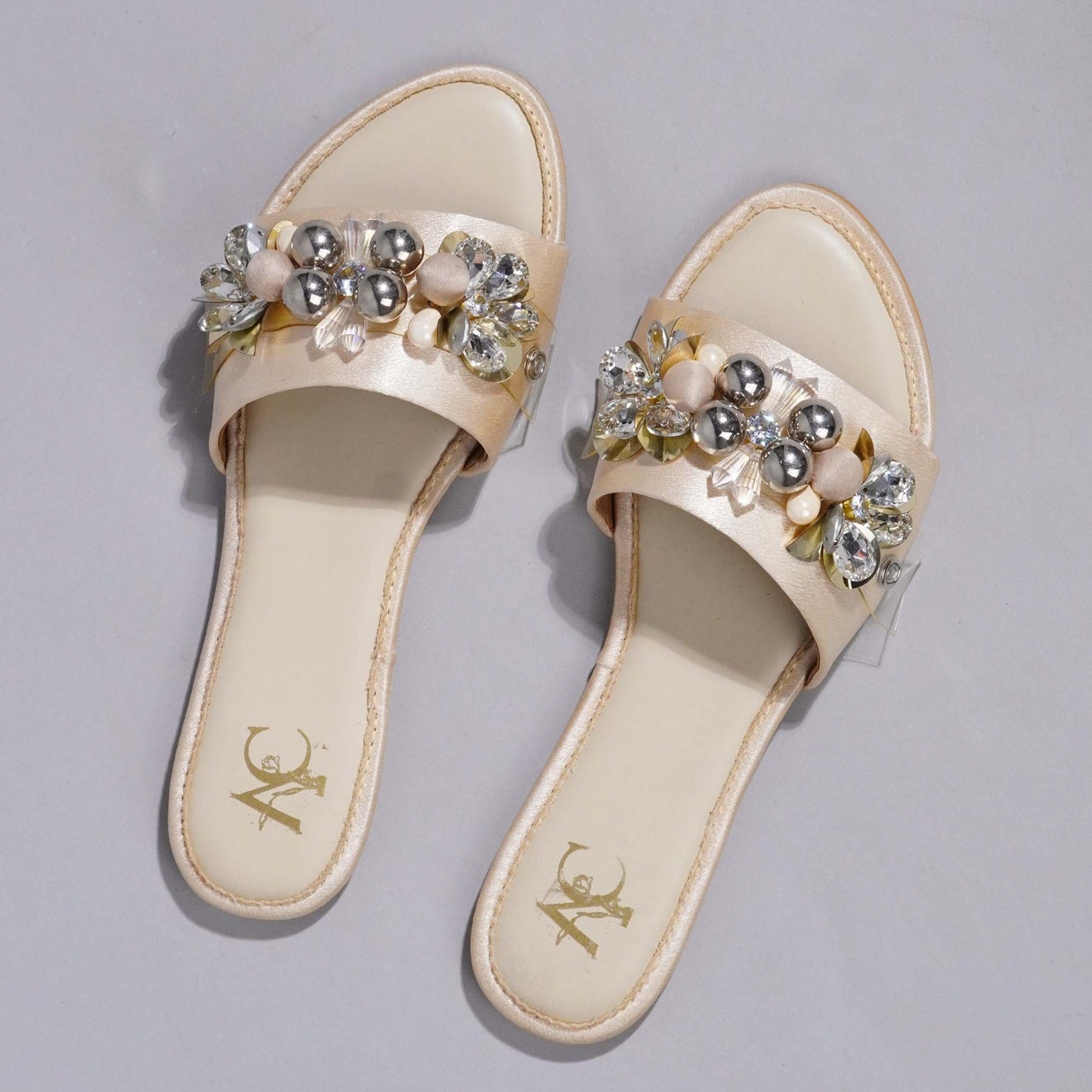 Two Looks One Slide
